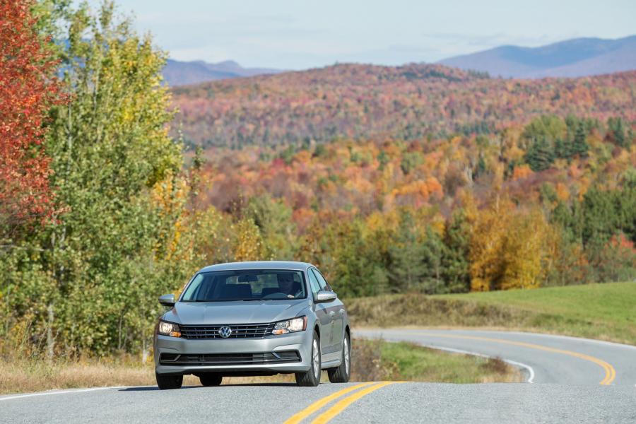  Volkswagen Passat TSI 2016 года  (фото 15 из 33)